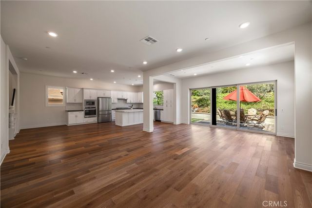 1999 Aliso Peak, Lake Forest, CA 92610