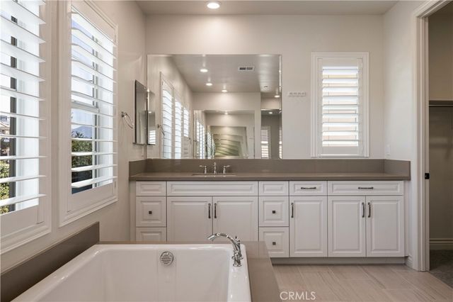 1999 Aliso Peak, Lake Forest, CA 92610