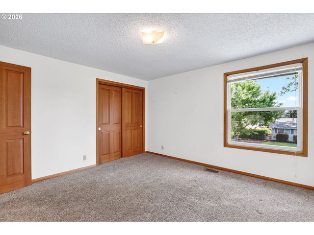 5515 Se CLAYSON Ave, Milwaukie, OR 97267