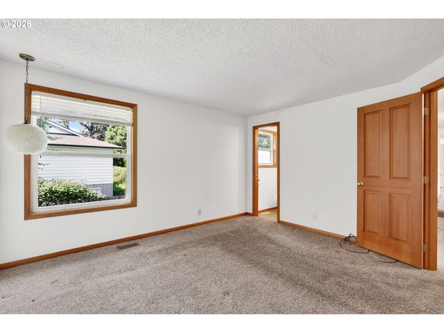 5515 Se CLAYSON Ave, Milwaukie, OR 97267