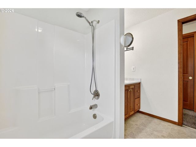 5515 Se CLAYSON Ave, Milwaukie, OR 97267