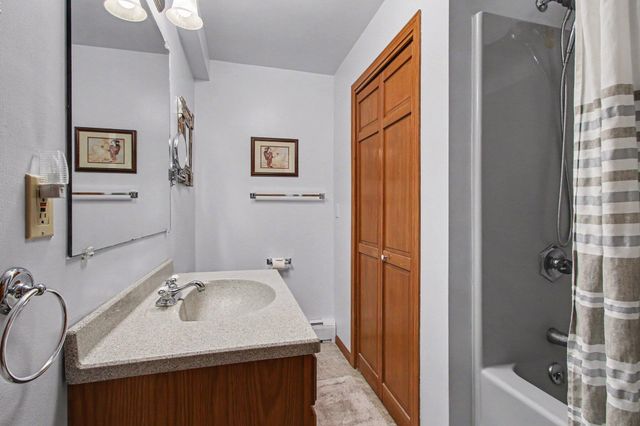 1424 Island Road, Valparaiso, IN 46383