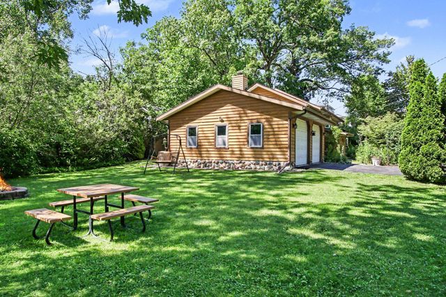 1424 Island Road, Valparaiso, IN 46383