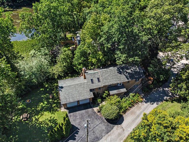 1424 Island Road, Valparaiso, IN 46383