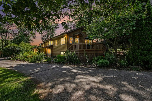 1424 Island Road, Valparaiso, IN 46383