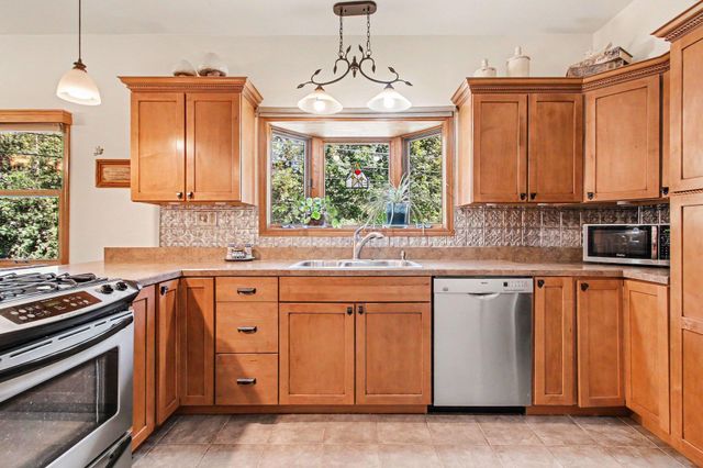 1424 Island Road, Valparaiso, IN 46383