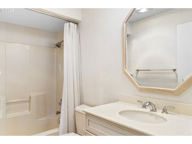 15719 Se 23RD St 116, Vancouver, WA 98683