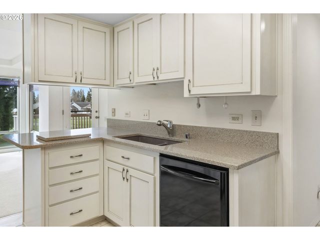 15719 Se 23RD St 116, Vancouver, WA 98683