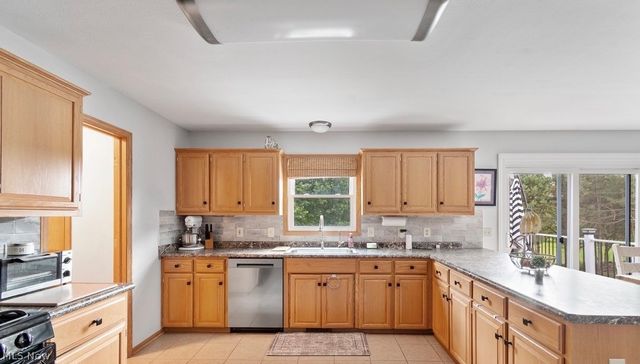 9825 Fox Knoll Drive, Orrville, OH 44667