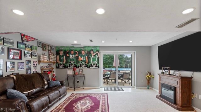 9825 Fox Knoll Drive, Orrville, OH 44667