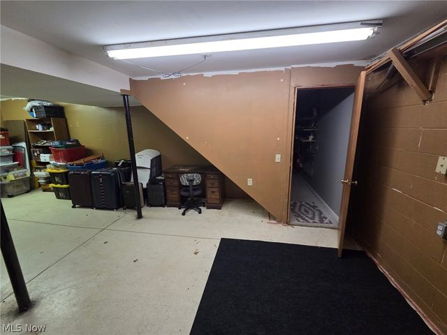 9825 Fox Knoll Drive, Orrville, OH 44667