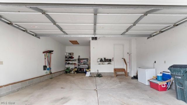 9825 Fox Knoll Drive, Orrville, OH 44667