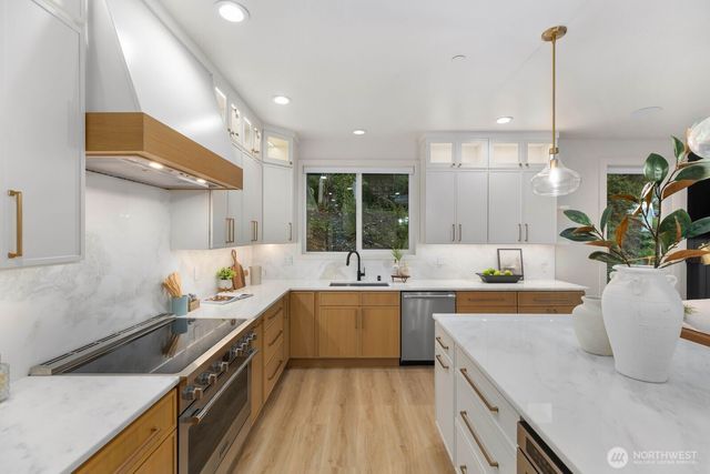 10719 Lake View Drive, Lake Stevens, WA 98258