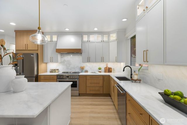 10719 Lake View Drive, Lake Stevens, WA 98258