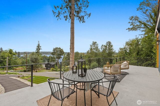 10719 Lake View Drive, Lake Stevens, WA 98258