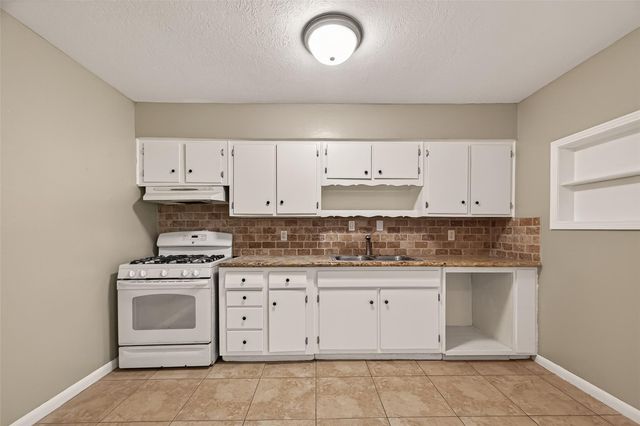 1310 Belshire Road, Pasadena, TX 77502