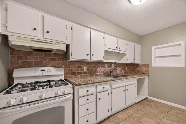 1310 Belshire Road, Pasadena, TX 77502