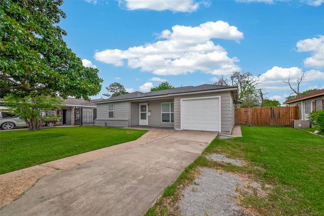 1310 Belshire Road, Pasadena, TX 77502