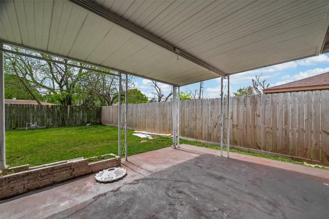 1310 Belshire Road, Pasadena, TX 77502