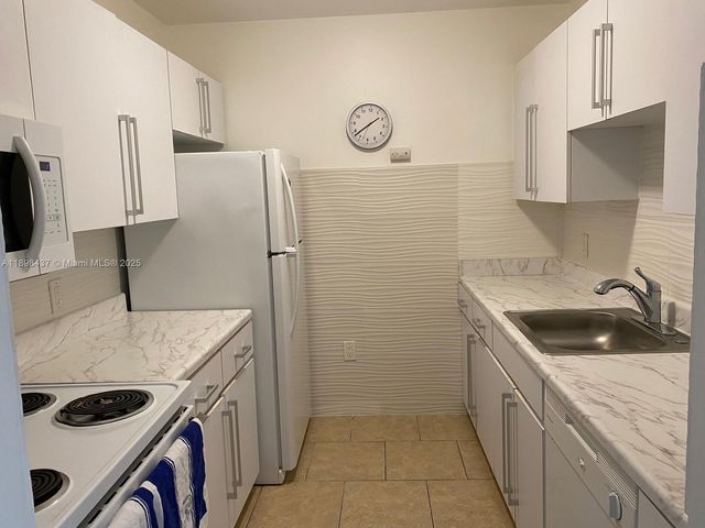 8267 SW 128th St 215, Pinecrest, FL 33156