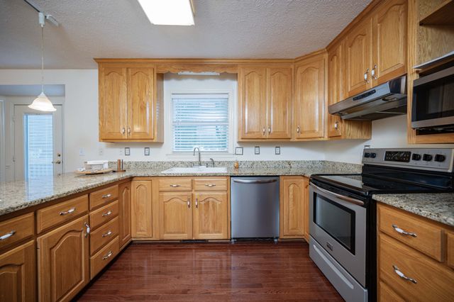 205 Meadowlark Ct, Dickson, TN 37055