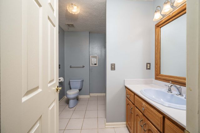 205 Meadowlark Ct, Dickson, TN 37055