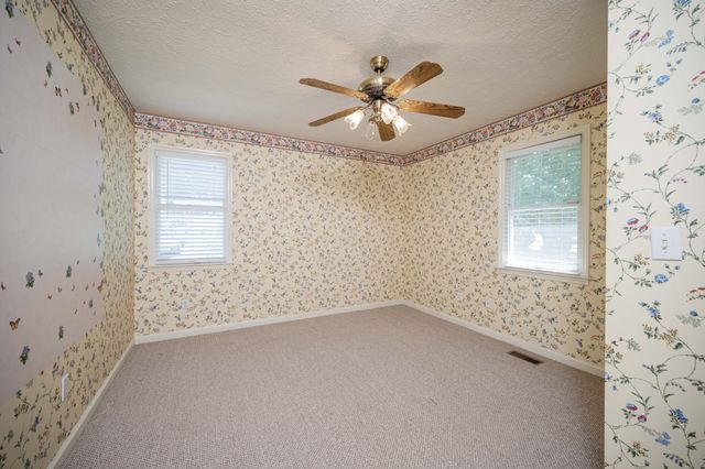 205 Meadowlark Ct, Dickson, TN 37055