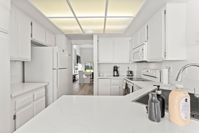 77601 Los Arboles Drive, La Quinta, CA 92253