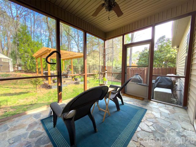 11824 Springpoint Lane, Charlotte, NC 28278