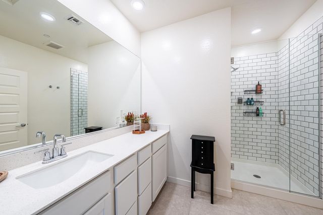 2750 S Voyager Drive Unit 101, Gilbert, AZ 85295