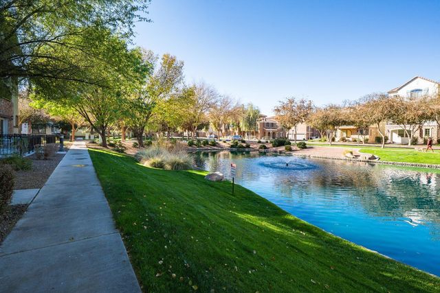 2750 S Voyager Drive Unit 101, Gilbert, AZ 85295
