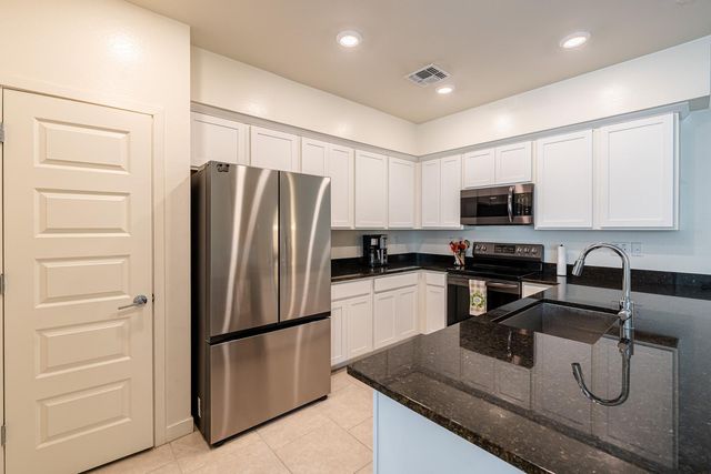2750 S Voyager Drive Unit 101, Gilbert, AZ 85295