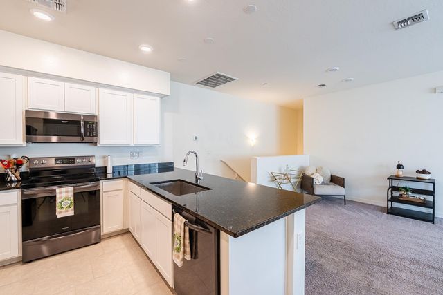 2750 S Voyager Drive Unit 101, Gilbert, AZ 85295