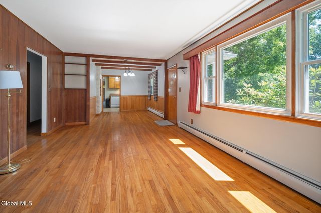 1 White Birch Lane, New Baltimore, NY 12192