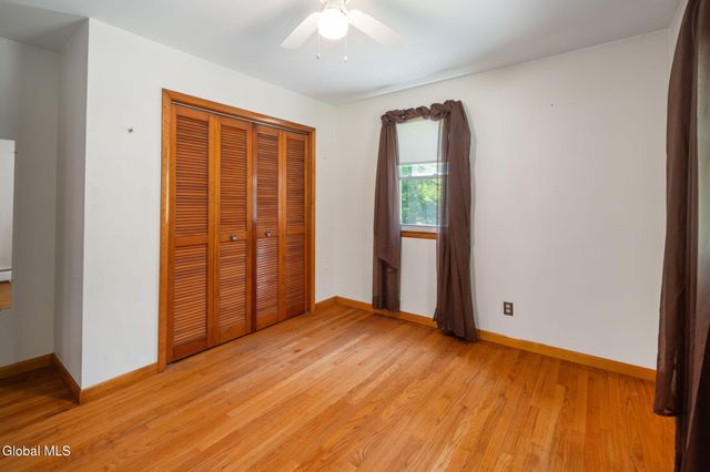 1 White Birch Lane, New Baltimore, NY 12192