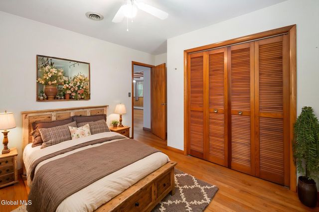 1 White Birch Lane, New Baltimore, NY 12192