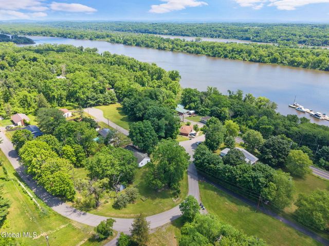 1 White Birch Lane, New Baltimore, NY 12192