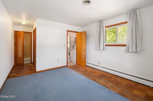 1 White Birch Lane, New Baltimore, NY 12192