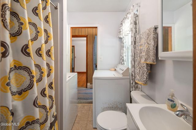 1 White Birch Lane, New Baltimore, NY 12192