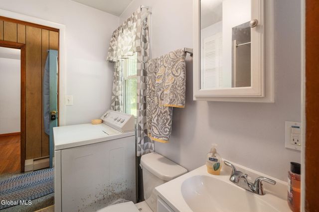1 White Birch Lane, New Baltimore, NY 12192