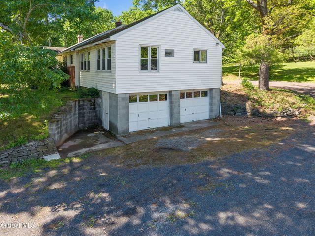 1 White Birch Lane, New Baltimore, NY 12192