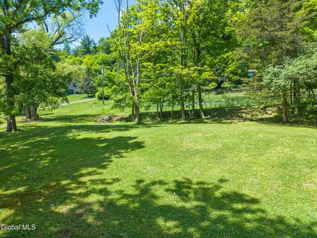 1 White Birch Lane, New Baltimore, NY 12192