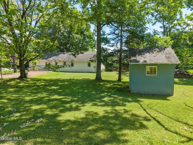 1 White Birch Lane, New Baltimore, NY 12192