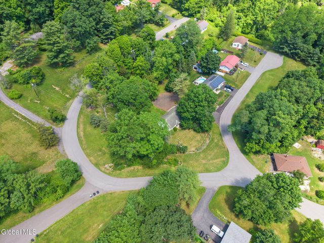 1 White Birch Lane, New Baltimore, NY 12192