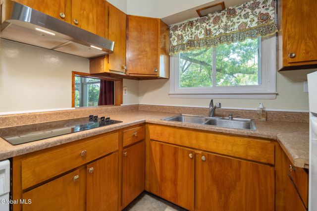 1 White Birch Lane, New Baltimore, NY 12192