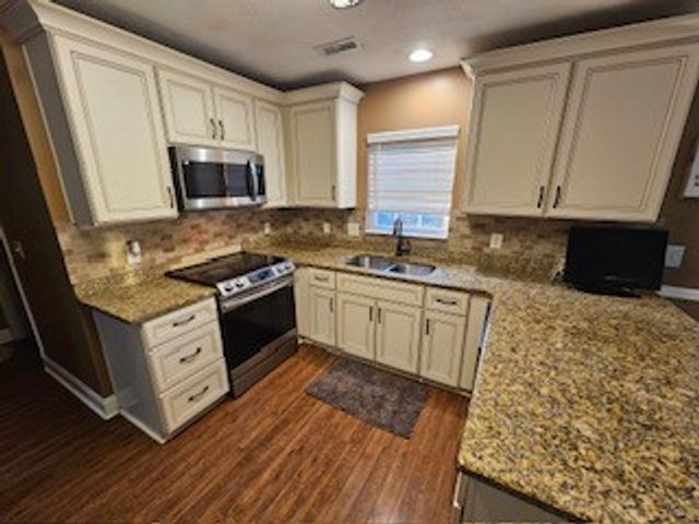 422 Brownstone St, Old Hickory, TN 37138