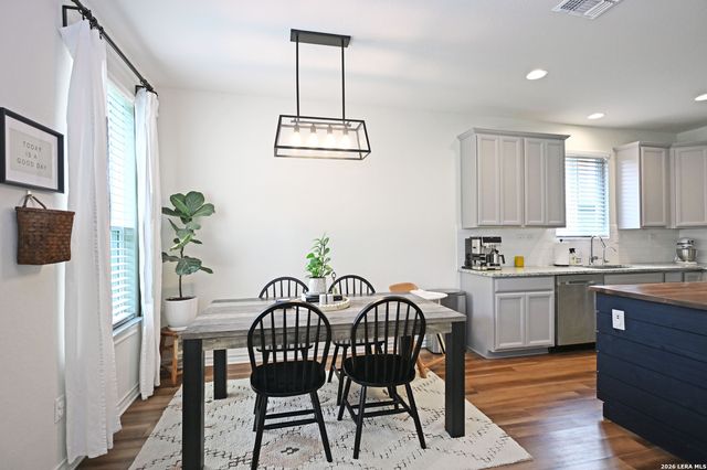 2842 RIDGE BERRY RD, New Braunfels, TX 78130