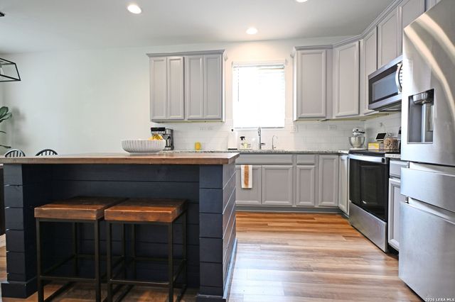 2842 RIDGE BERRY RD, New Braunfels, TX 78130