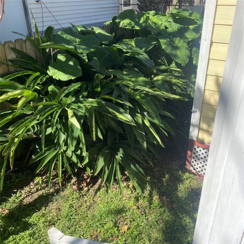 2211 Grover Avenue, Galveston, TX 77551