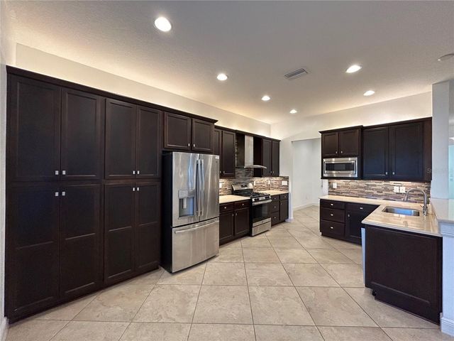 2106 SCHOLARTREE WAY, Wesley Chapel, FL 33543